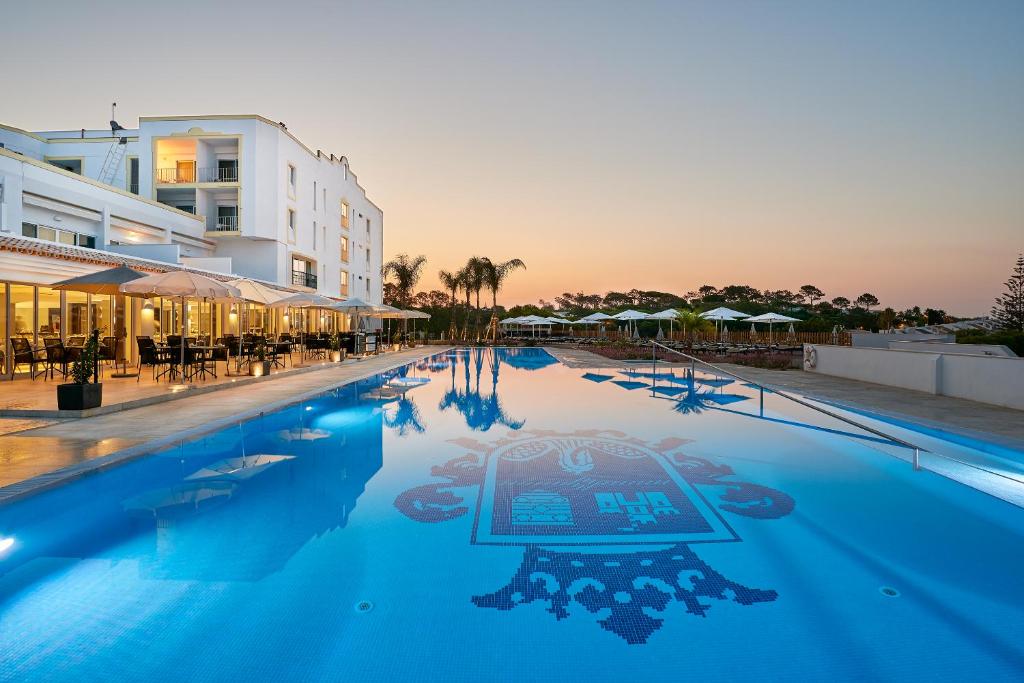 Play San Lorenzo: 5 Nights + 3 Free Rounds Image